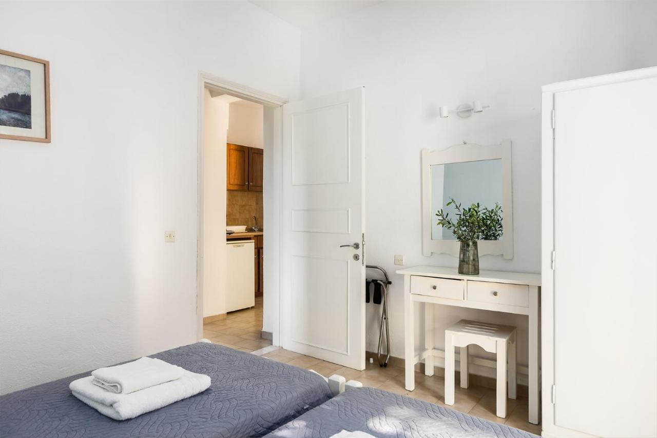 Apollon Apartments Kassiopi Exterior photo