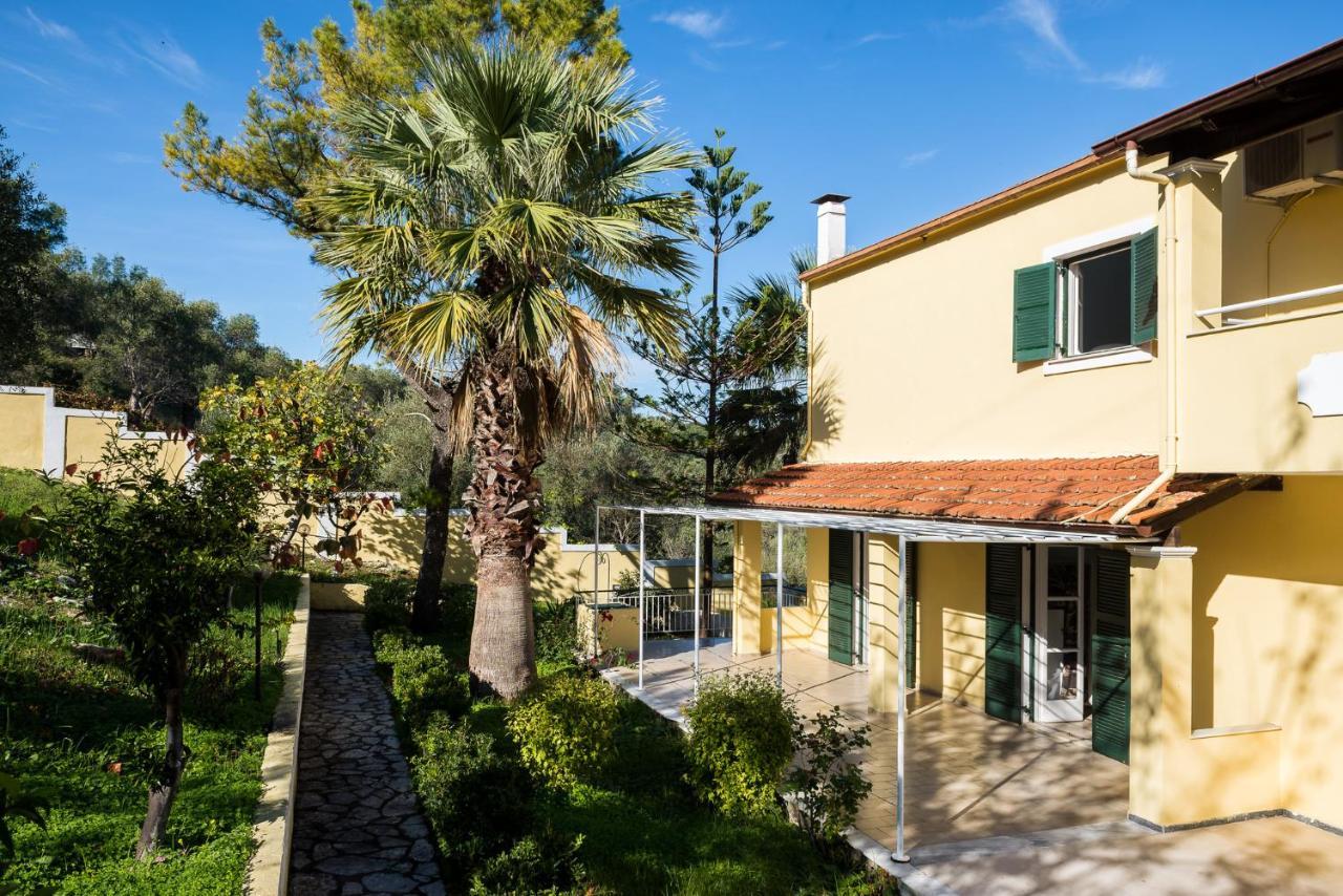 Apollon Apartments Kassiopi Exterior photo